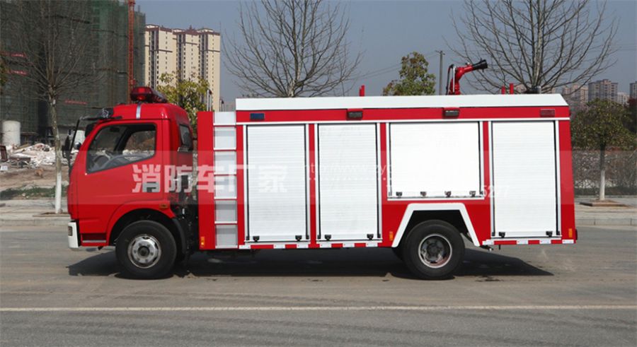 高性价比东风4吨水罐消防车 高性价比东风4吨水罐消防车